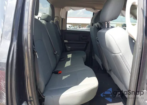 2020 Ram 1500 Classic Tradesman 4X2 6'4 Box z USA, uszkodzony, nr VIN 1C6RR6FG3LS124624